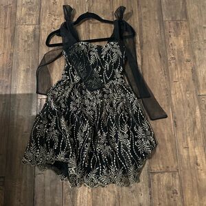 Audrey Parks Party Dress Size XS Black & Gold With Tie Straps. Super cute!